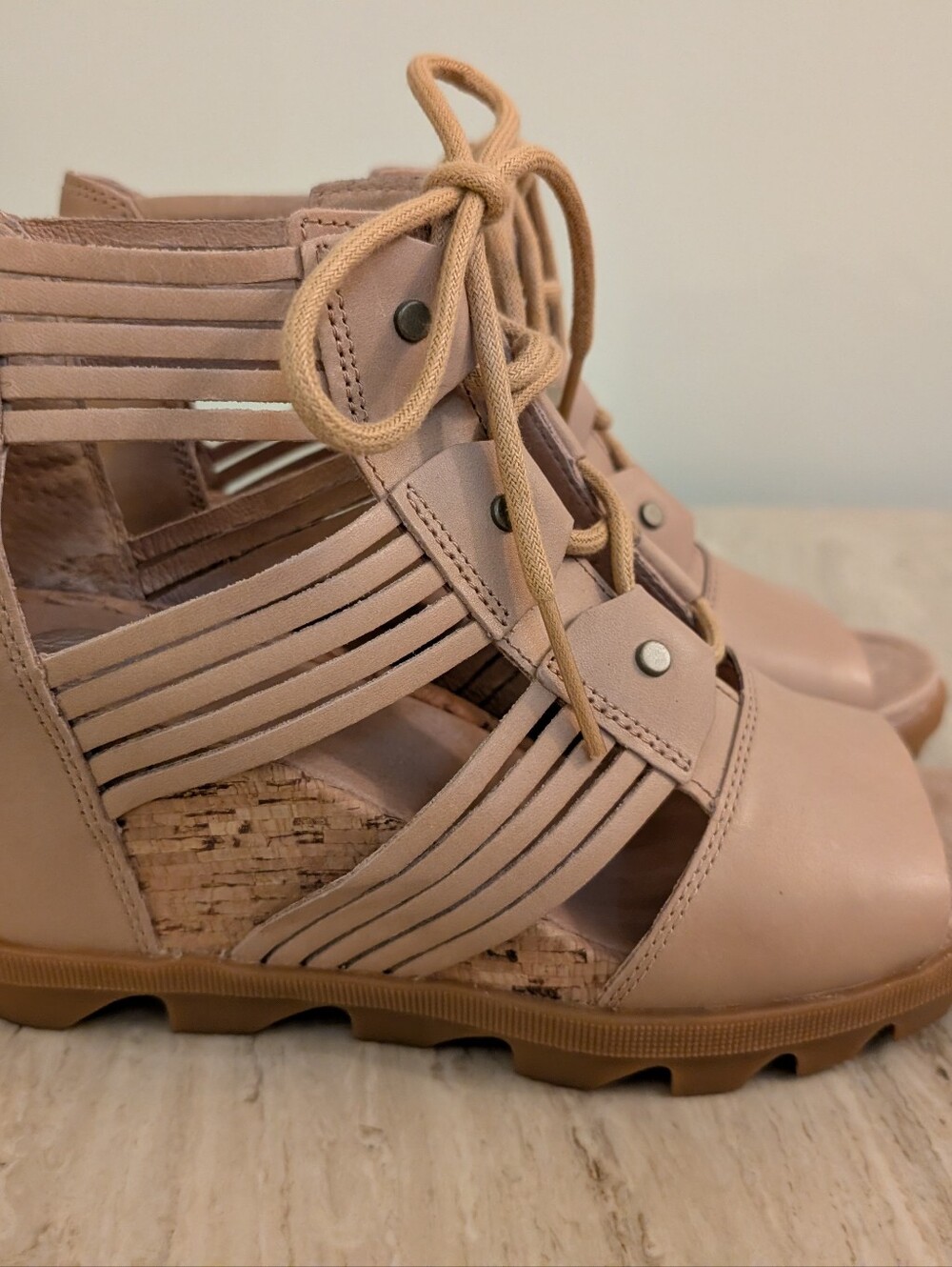 𝅺**NWOT**Sorel Joanie II Lace Huarache Sandals- Size 8